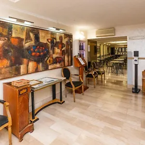 Center 2 Ξενοδοχείο